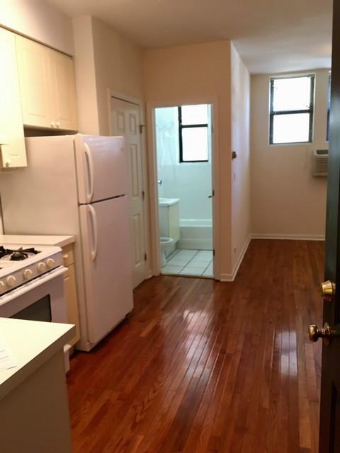Building Photo - 917 W Dakin