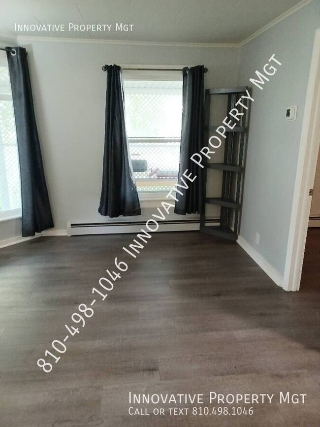 Building Photo - Updated 1 bed 1 bath! Utilities, lawn care...