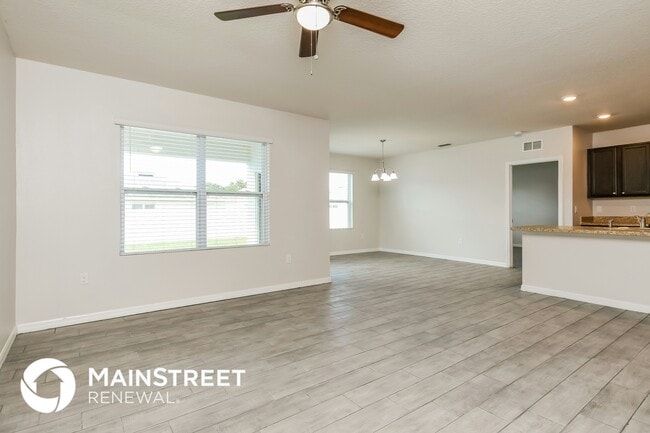 Building Photo - 703 Kindred Ln