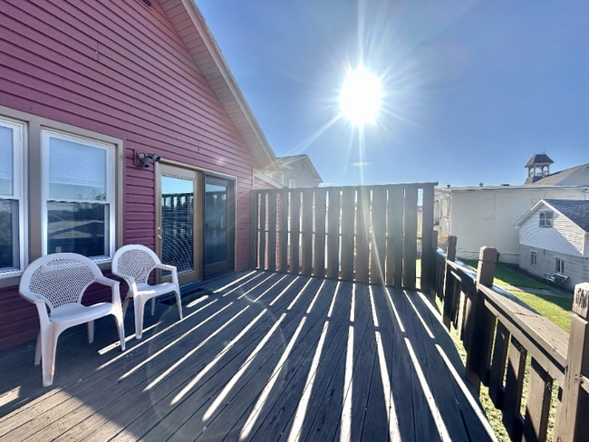 Building Photo - 1131 Cherry St