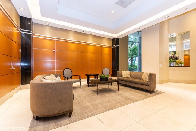 Foto del edificio - 200 W Grand Ave