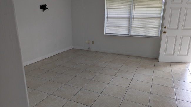 Building Photo - 2309 S Mills Ave