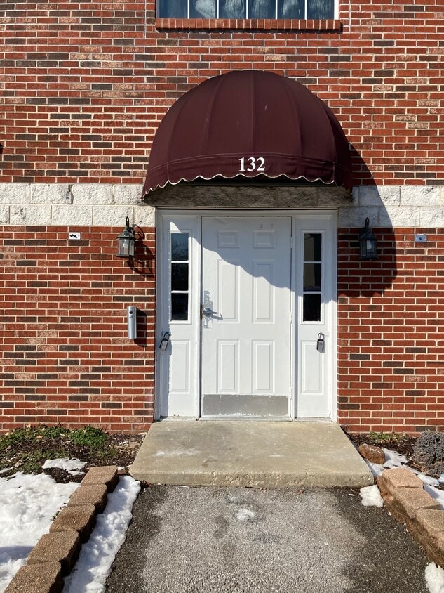 132 Lauren Circle Apt. A Unit 635.00, Belleville, IL 62223