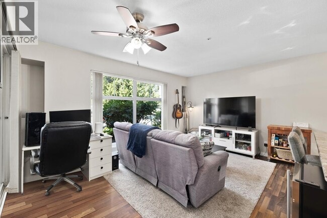 Building Photo - 2021 Central Ave