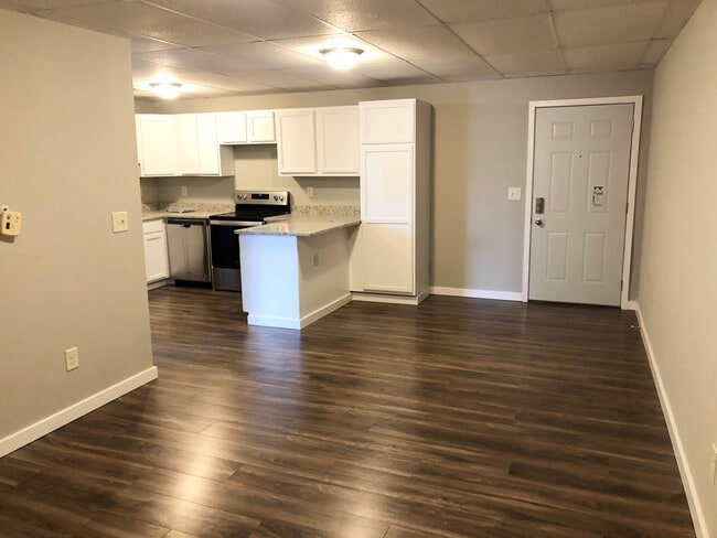 Building Photo - 227 E 15th Ave