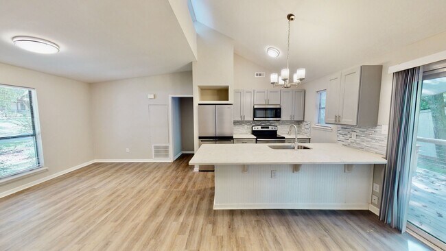 Foto del edificio - 5012 Glenview Ct