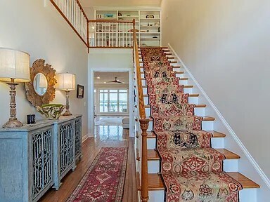 Building Photo - 3BR 2.5 BA, Towhouse with River Veiw