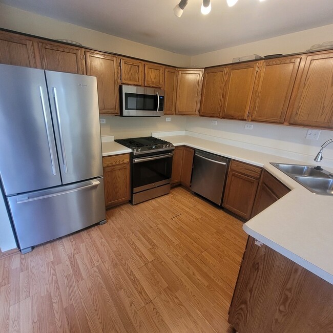 Building Photo - 941 Millcreek Cir