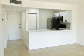 Building Photo - 10411 N Kendall Dr