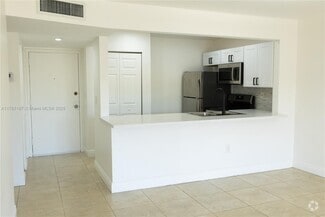 Building Photo - 10411 N Kendall Dr