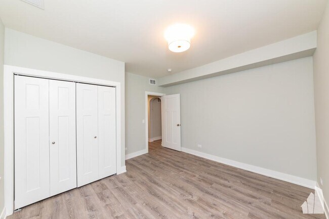 Foto del edificio - 2 bedroom in Chicago IL 60202