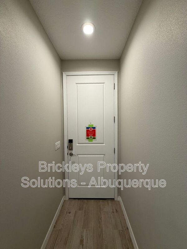 Foto del edificio - 3969 Kodiak Rd NE