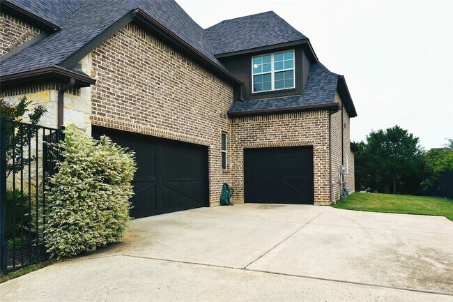 Foto del edificio - 200 Montrose Ln