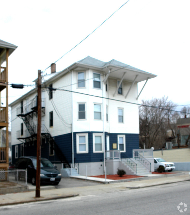 Building Photo - 726 Front St