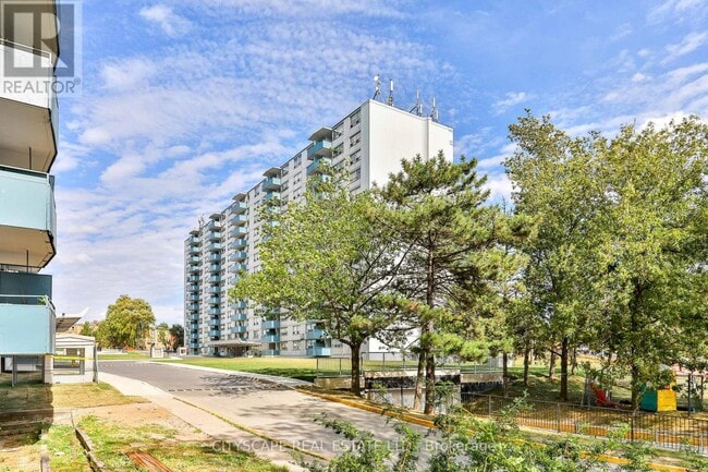 Building Photo - 1440 Lawrence Ave W