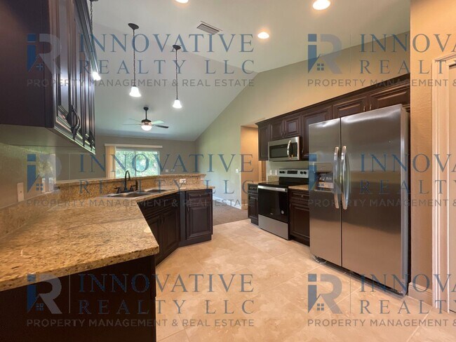 Foto del edificio - 3/2 Single Family Home with 2 Car Garage i...