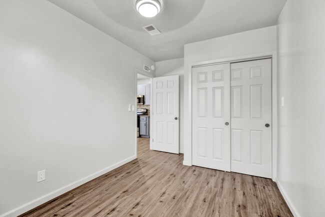 Foto del edificio - 526 Olive St