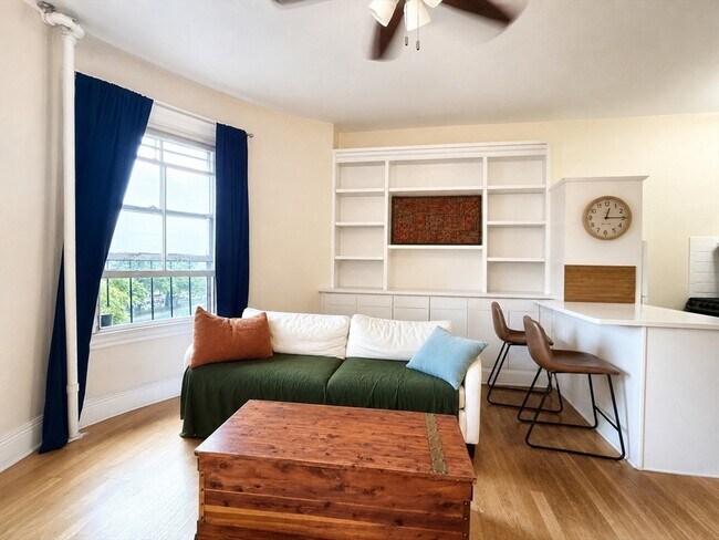 Foto del edificio - 244 Beacon St