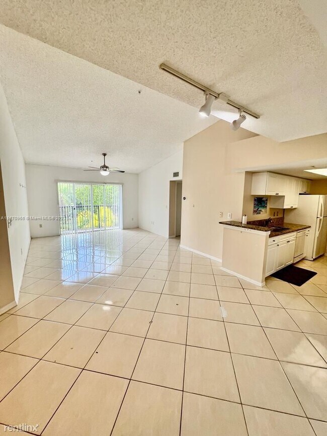 Foto del edificio - 3 br, 2 bath House - 400 Crestwood Ct N Ap...