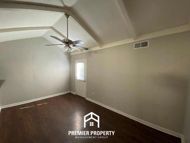 Foto del edificio - 4034 Windermere Rd