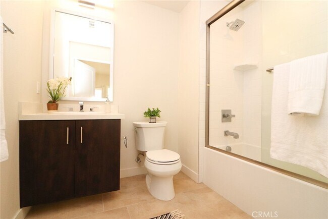 Baño principal - 436 S Virgil Ave