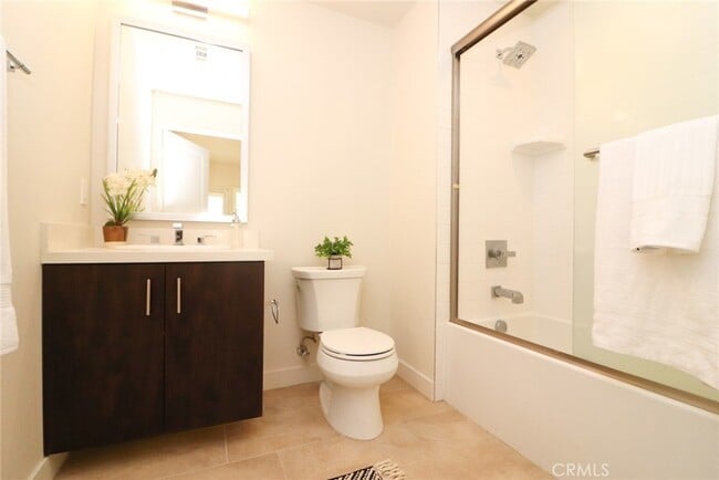 Master Bathroom - 436 S Virgil Ave