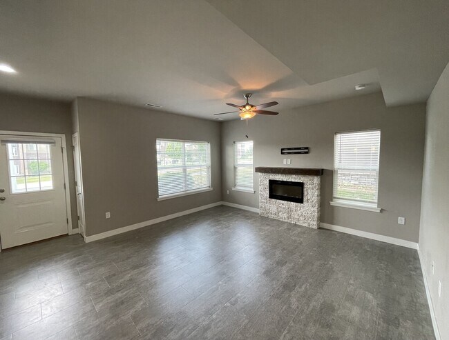 Foto del edificio - 4853 E Court St