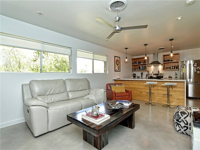 Building Photo - 1601 Norris Dr