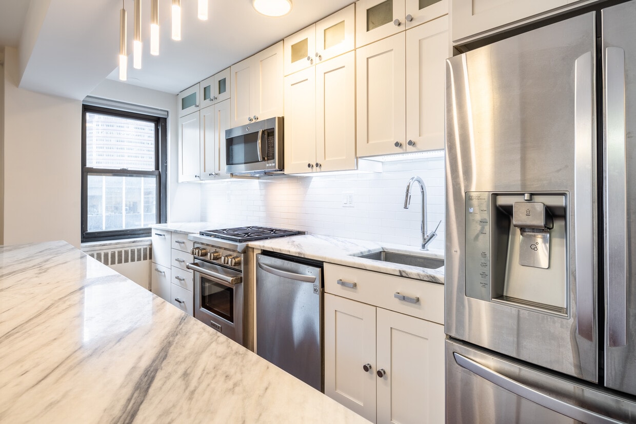 KItchen - 135 E 54th St
