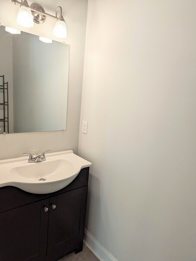Foto del edificio - 8437 Brookmoor Ln
