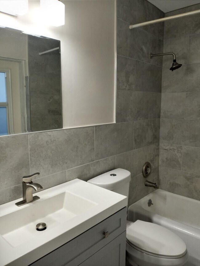 Foto del edificio - 1240 SE 3rd Ct