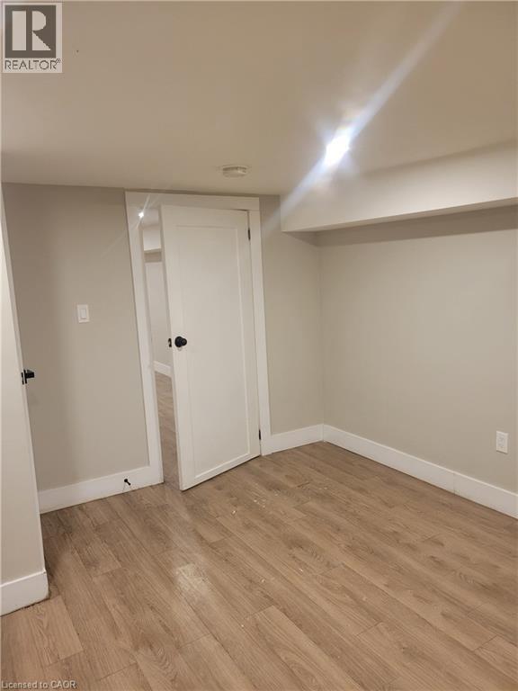 Photo du bâtiment - 500 Main St E