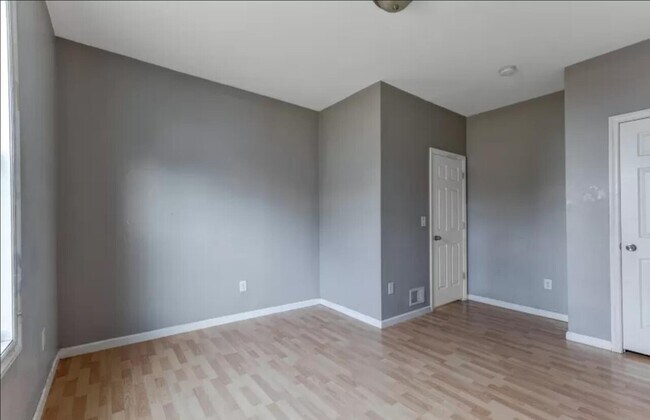 Building Photo - 32 Linden Ave