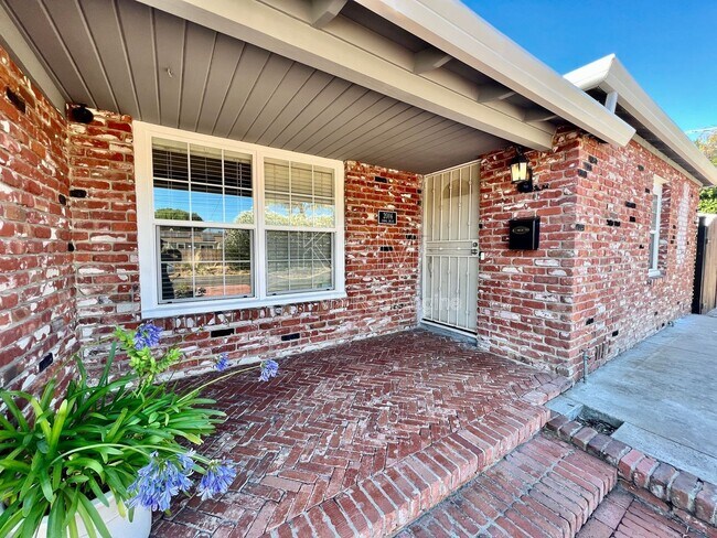 Foto del edificio - 2016 Canal Dr