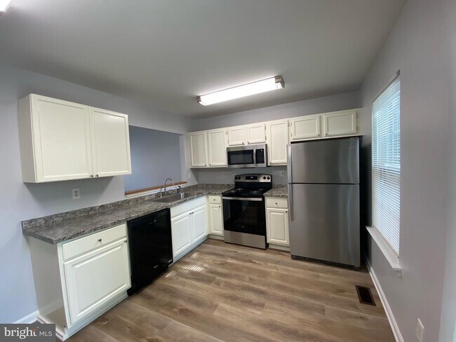 Building Photo - 1509 St Christopher Ct