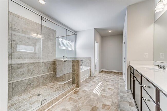 Building Photo - 3453 Lachlan Dr