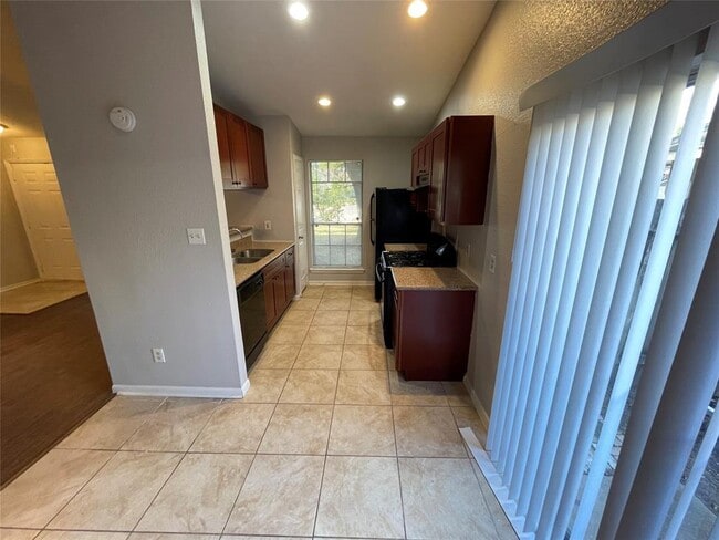 Building Photo - 11203 Pender Ln