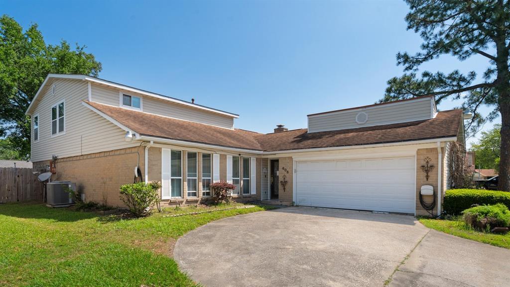 Foto principal - 606 Pinebrook Ln