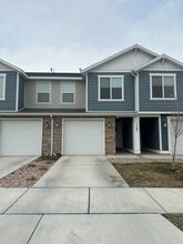 Building Photo - 1124 E Pilot St