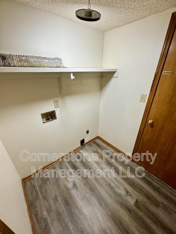 Building Photo - 2515 Crestline Ct
