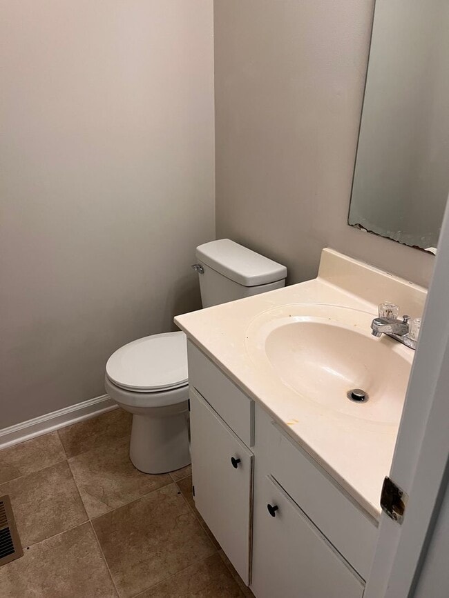 Building Photo - Lovely 3bedroom / 2bath Townhouse near NCSU!