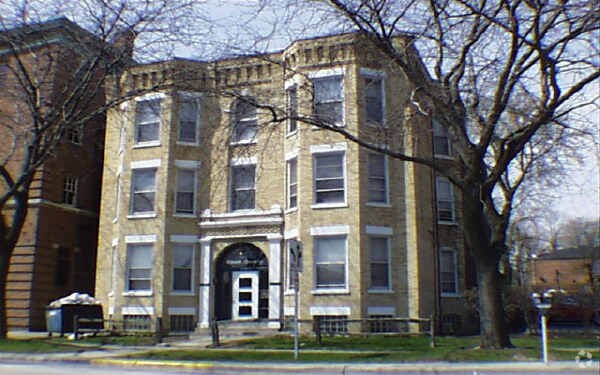 Foto principal - 212 N County St