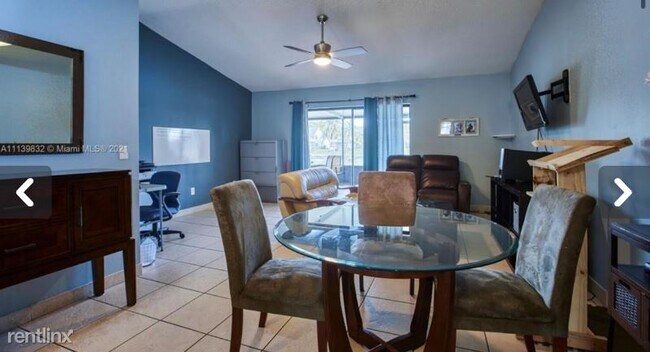 Building Photo - 2 br, 2 bath Townhome - 1439 Sandpiper Blvd