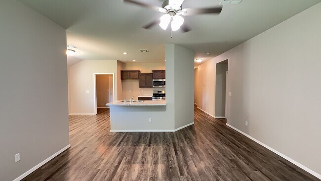 Foto del edificio - Welcome to this beautiful 3-bedroom, 2-bat...