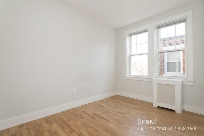 Foto del edificio - 271 Chestnut Hill Ave
