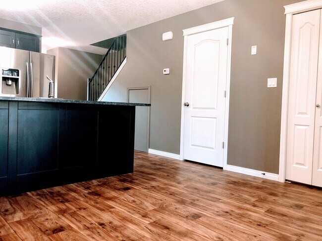 Photo du bâtiment - 3810 Dewdney Ave E