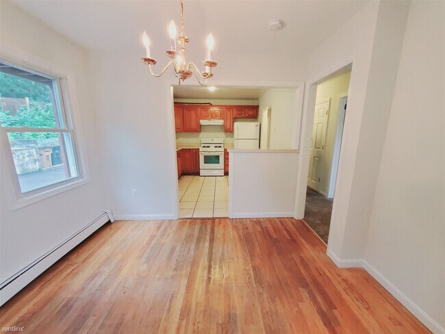Building Photo - 2 br, 1 bath Condo - 29 Ely Pl