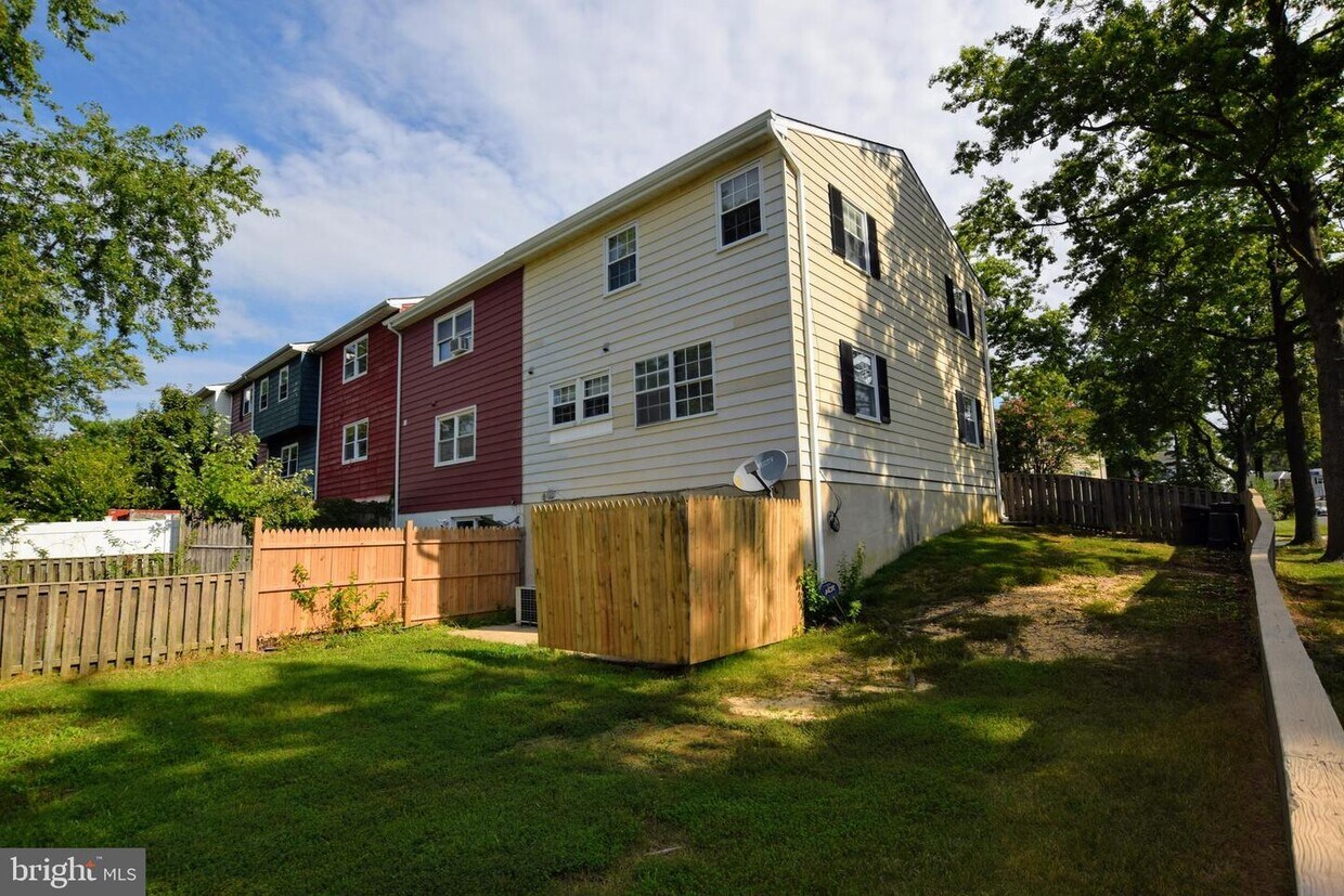 1300 Harford Square Dr, Edgewood, MD 21040 Townhome Rentals in
