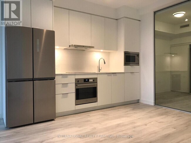 Building Photo - 7 Golden Lion Heights