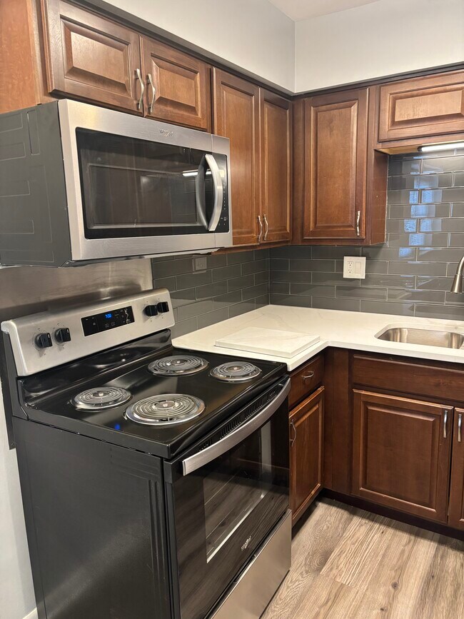 Building Photo - 7232 Randolph St